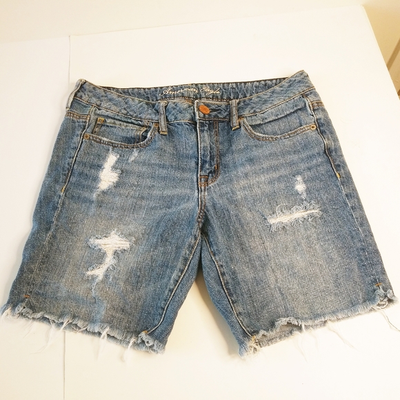 American Eagle Destroyed Blue Jean Shorts Size 6 - Picture 3 of 8